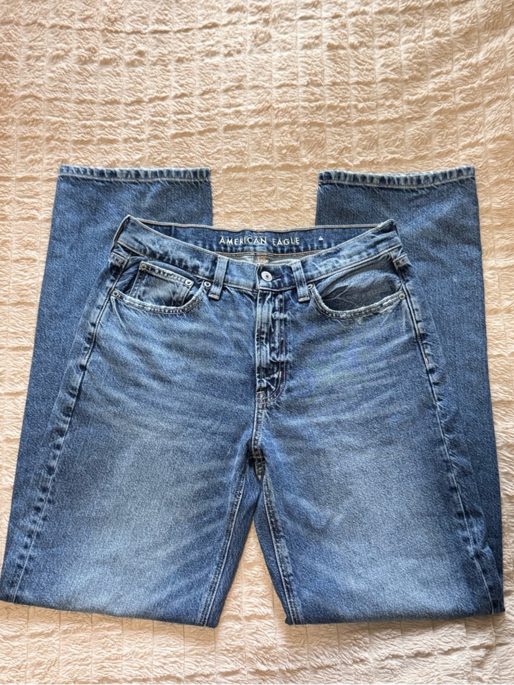 American Eagle Low Rise Baggy Med Blue Wash Jeans Size 4